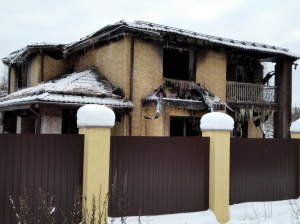 Фото 1 сгоревшего дома из-за Сантехмонтаж Дубна