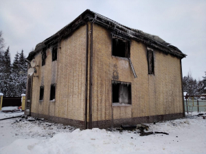 Фото 2 сгоревшего дома из-за Сантехмонтаж Дубна